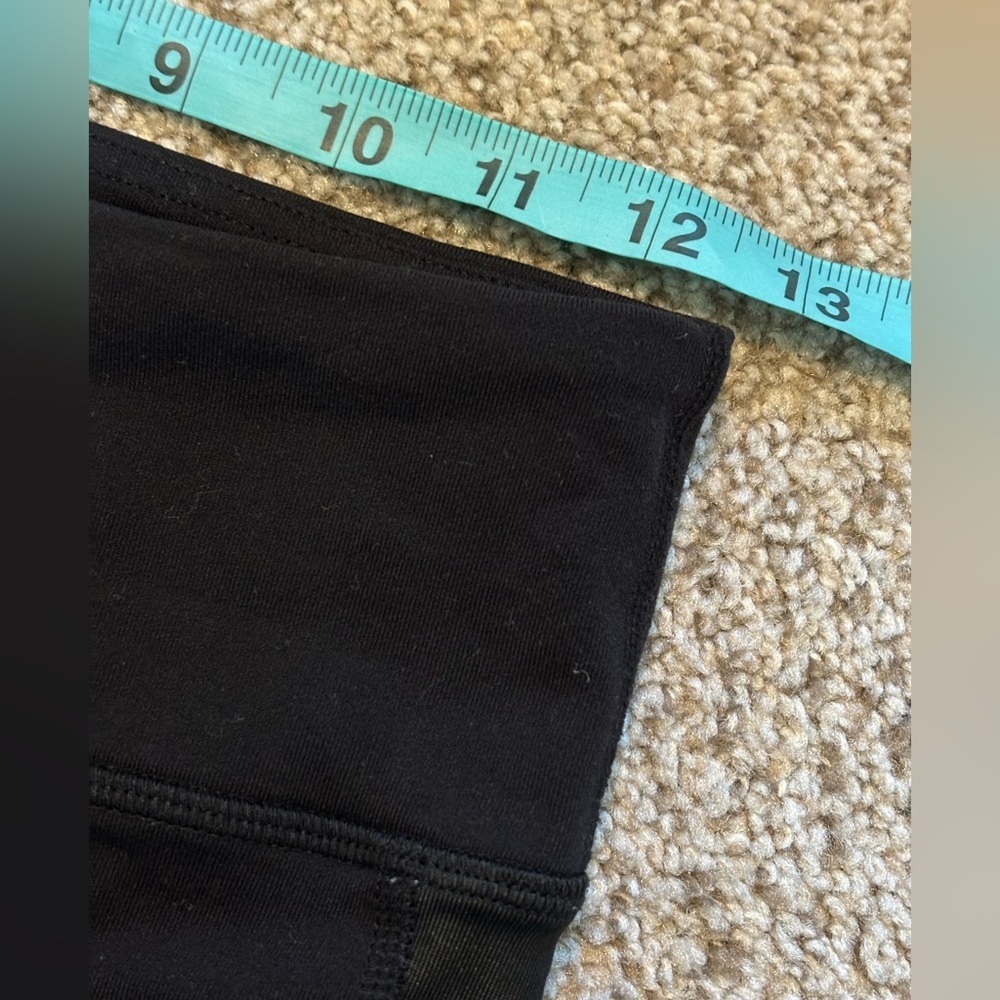 Alo Yoga Legging with Mesh Panels by Knee Size XS/Small | Athleisure | athletic - Picture 6 of 6